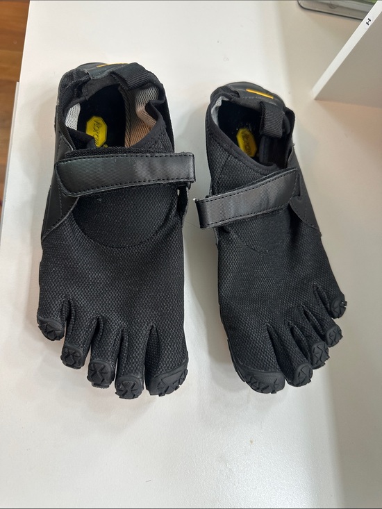 Vibram Shoes - Vibram Black FiveFingers Women’s Toe Shoes